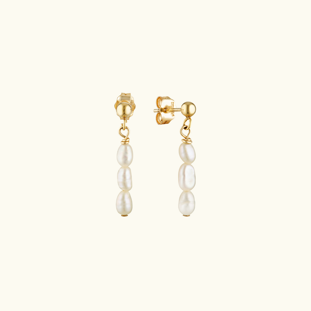 (PRE-ORDER) Triple Pearl Drop Studs