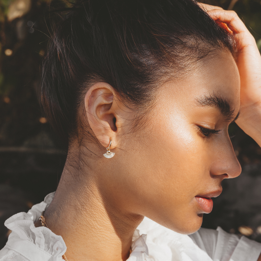 Samsara Huggie Hoops